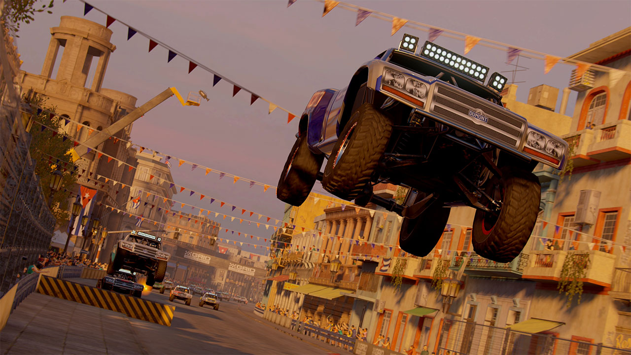 <strong>TUNED TO PERFECTION</strong> <span>Comes fully loaded with all the DLC: Classic Car-Nage demolition derby, Endurance mode, added Career and Story events, and bonus cars and tracks.</span>